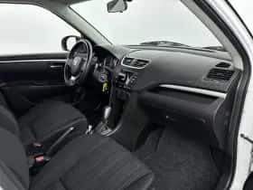 Suzuki Swift (2015) thumbnail 9