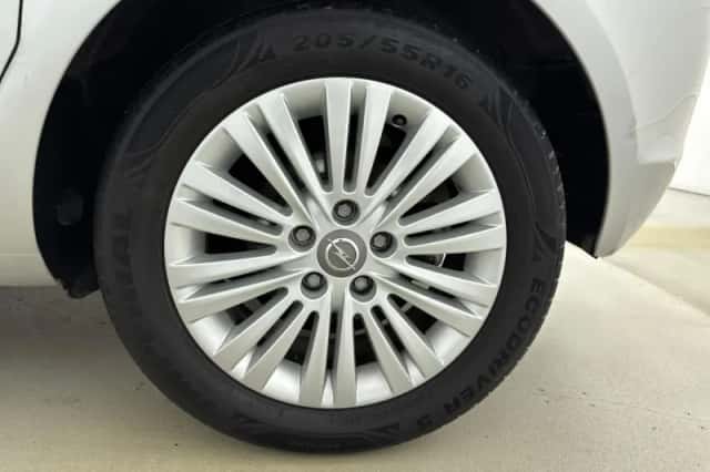 Opel Meriva (2014) thumbnail 23