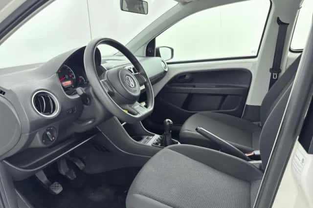 Volkswagen Up! (2016) thumbnail 12