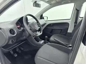 Volkswagen Up! (2016) thumbnail 12