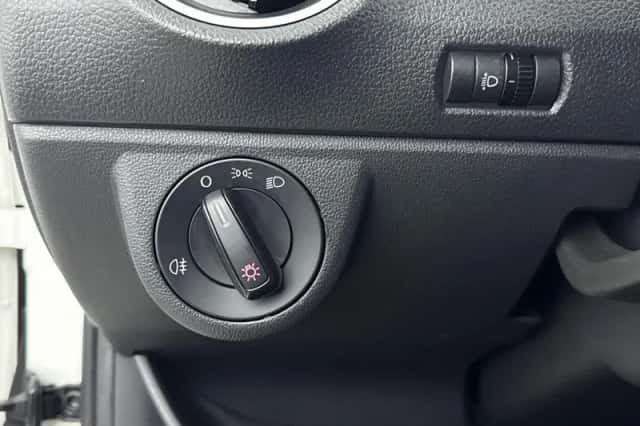 Volkswagen Up! (2016) thumbnail 17