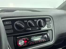 Volkswagen Up! (2016) thumbnail 18