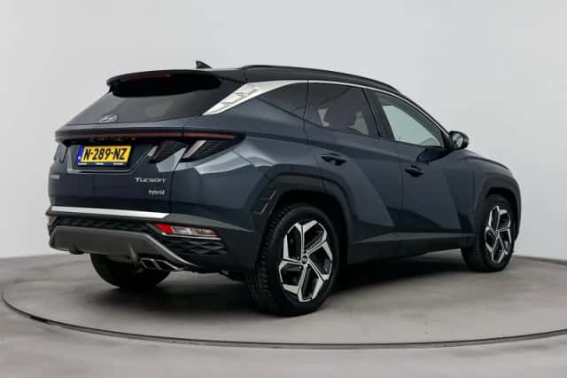 Hyundai Tucson (2022) thumbnail 2
