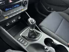 Hyundai Tucson (2018) thumbnail 16