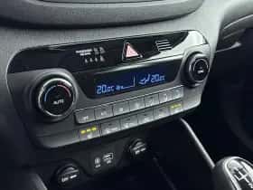 Hyundai Tucson (2018) thumbnail 17