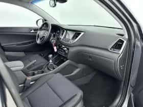 Hyundai Tucson (2018) thumbnail 19