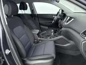 Hyundai Tucson (2018) thumbnail 24
