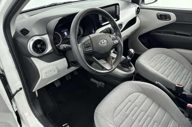 Hyundai i10 (2023) thumbnail 18