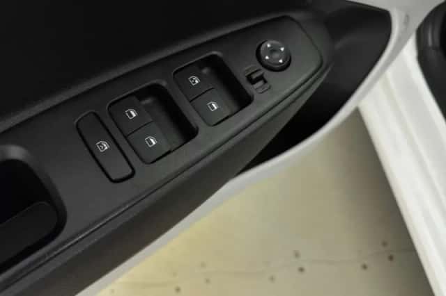 Hyundai i10 (2023) thumbnail 21