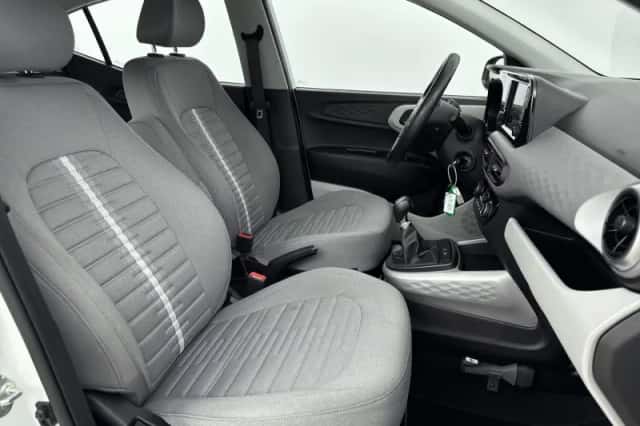 Hyundai i10 (2023) thumbnail 23