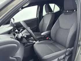 Toyota Yaris Cross (2023) thumbnail 31