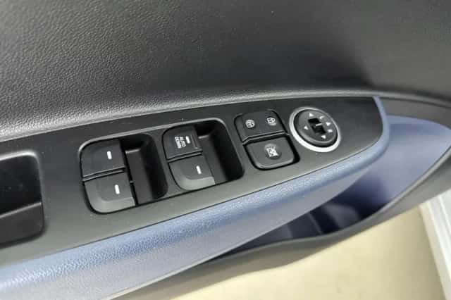 Hyundai i10 (2017) thumbnail 17