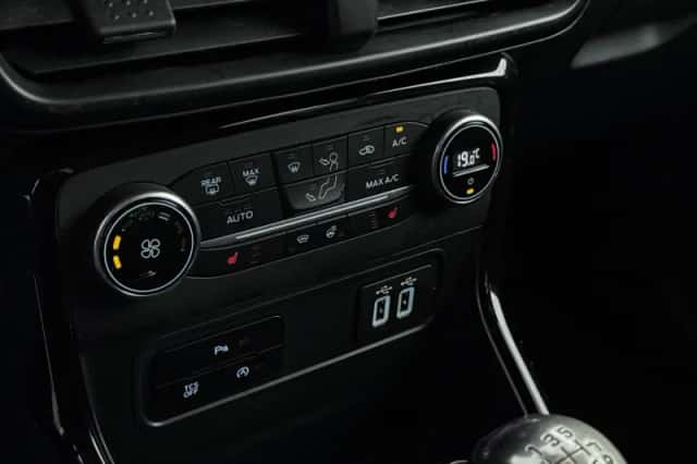 Ford EcoSport (2019) thumbnail 26
