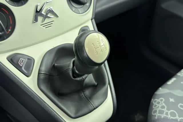 Ford Ka (2016) thumbnail 17
