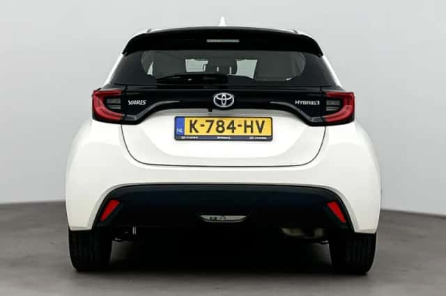 Toyota Yaris (2021) thumbnail 6