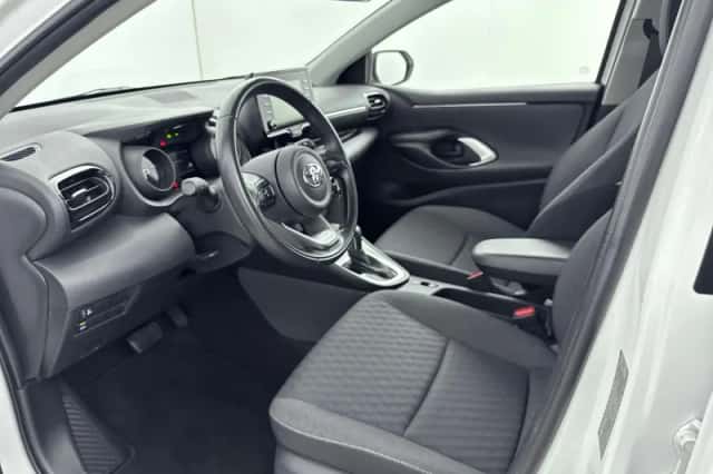 Toyota Yaris (2021) thumbnail 10