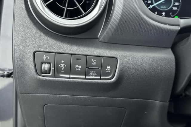 Hyundai Kona (2021) thumbnail 23
