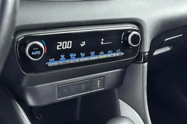 Toyota Yaris (2021) thumbnail 18