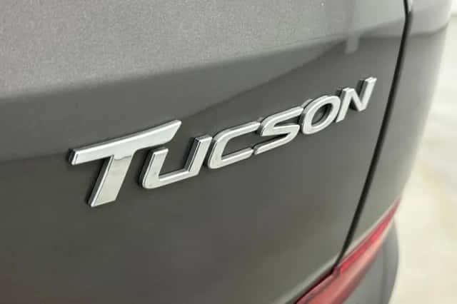 Hyundai Tucson (2016) thumbnail 16