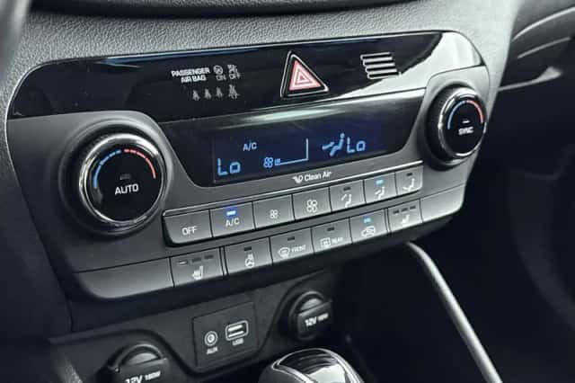 Hyundai Tucson (2016) thumbnail 24