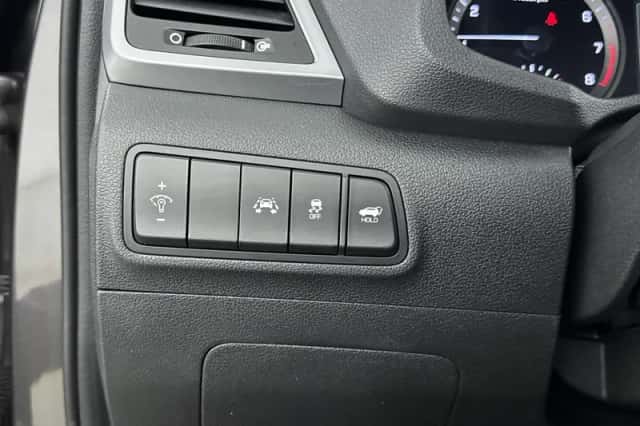 Hyundai Tucson (2016) thumbnail 25