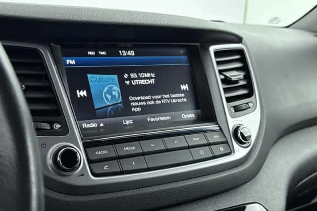 Hyundai Tucson (2016) thumbnail 9