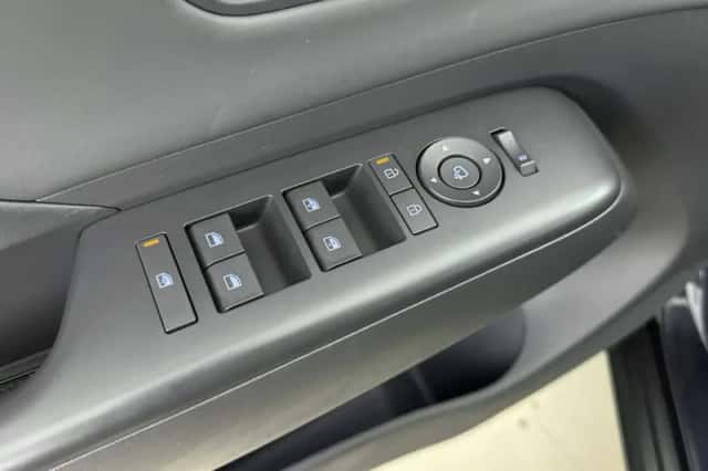 Hyundai Kona (2023) thumbnail 12