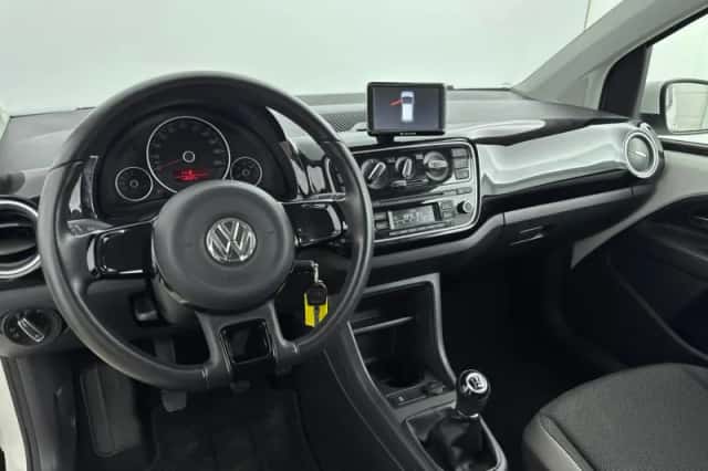 Volkswagen Up! (2012) thumbnail 11