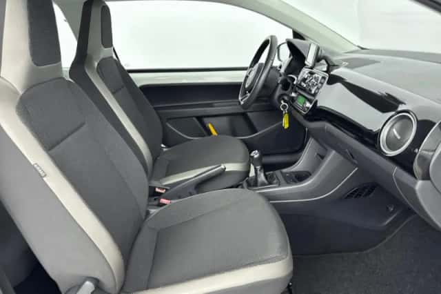 Volkswagen Up! (2012) thumbnail 15
