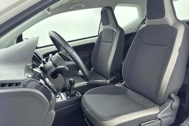 Volkswagen Up! (2012) thumbnail 16