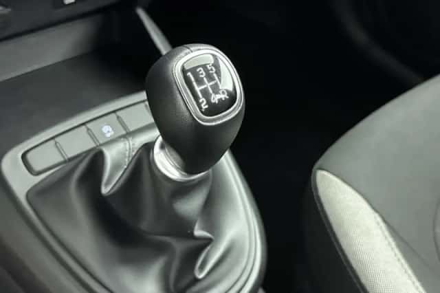 Hyundai i10 (2022) thumbnail 16