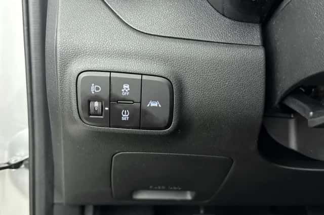 Hyundai i10 (2022) thumbnail 25