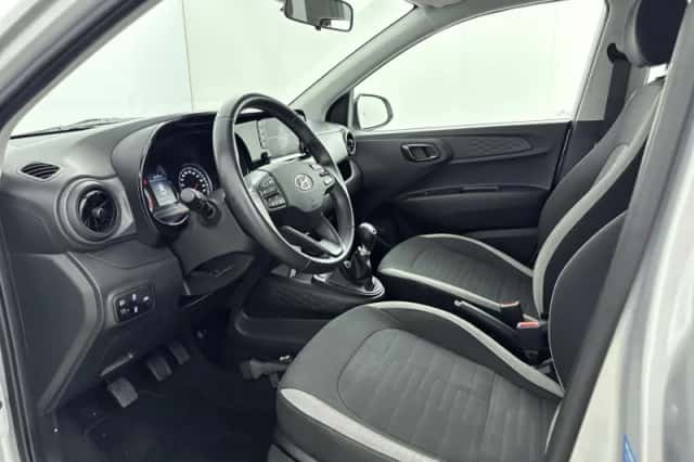 Hyundai i10 (2022) thumbnail 9