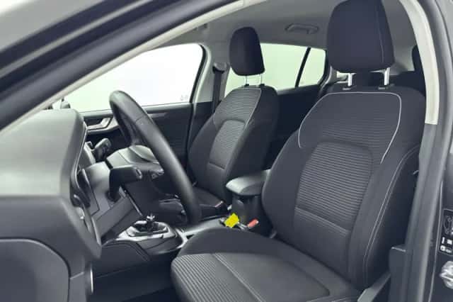 Ford Focus (2021) thumbnail 25