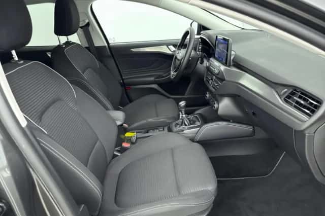 Ford Focus (2021) thumbnail 32