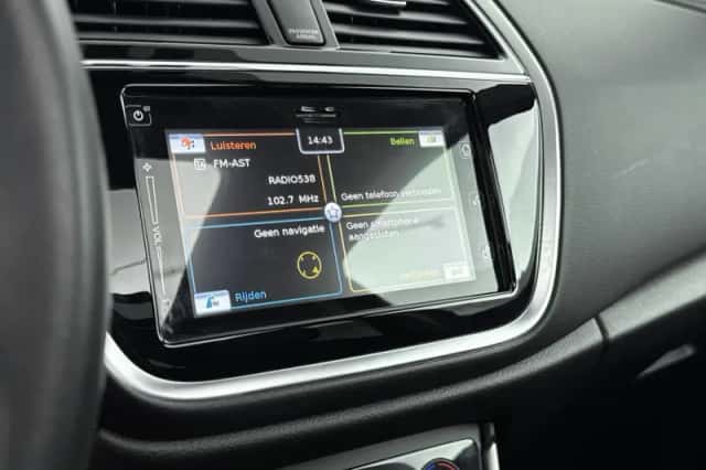 Suzuki S-Cross (2021) thumbnail 15