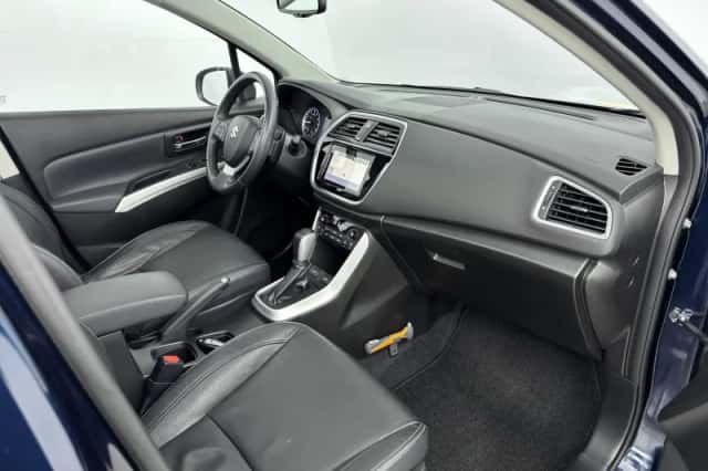 Suzuki S-Cross (2021) thumbnail 19