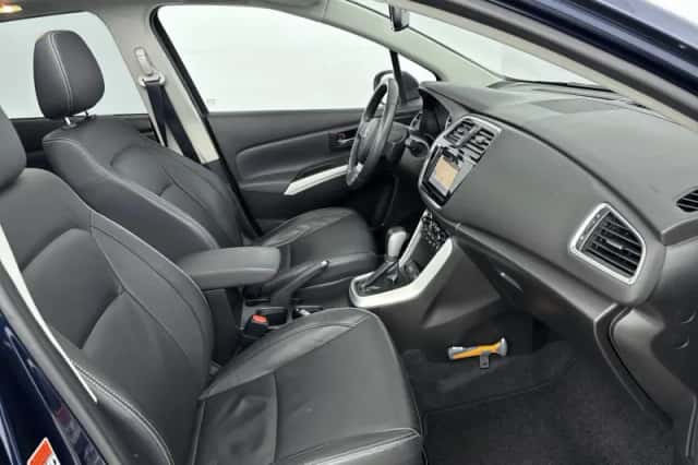 Suzuki S-Cross (2021) thumbnail 32