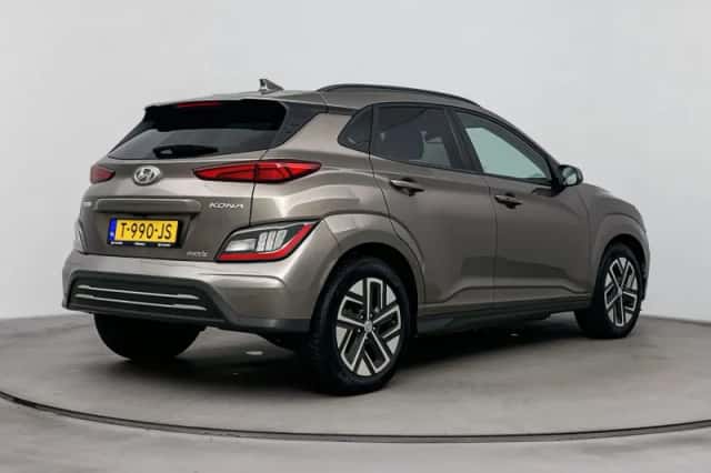 Hyundai Kona (2023) thumbnail 2