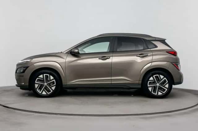 Hyundai Kona (2023) thumbnail 3