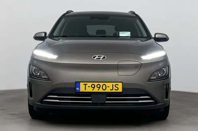 Hyundai Kona (2023) thumbnail 5