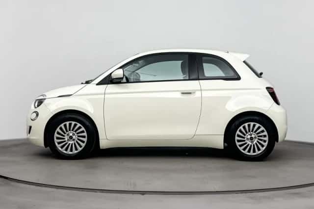 Fiat 500 (2023) thumbnail 4