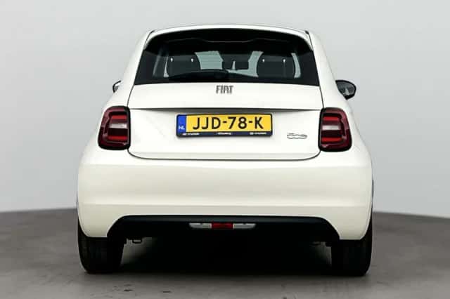 Fiat 500 (2023) thumbnail 7