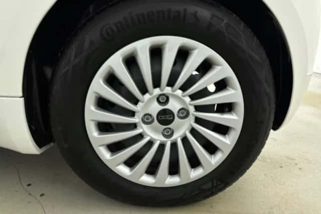 Fiat 500 (2023) thumbnail 10