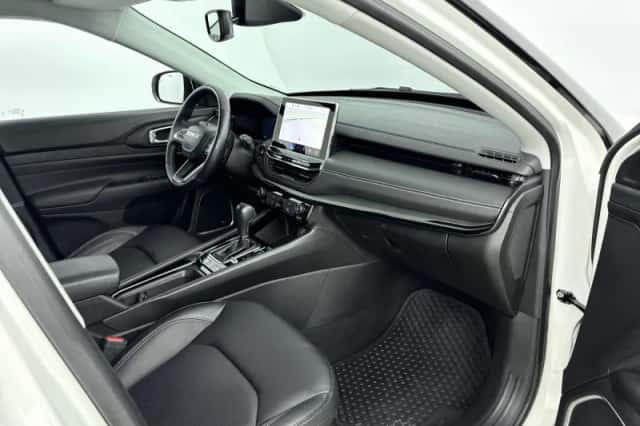 Jeep Compass (2023) thumbnail 11