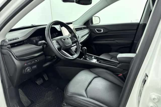 Jeep Compass (2023) thumbnail 12