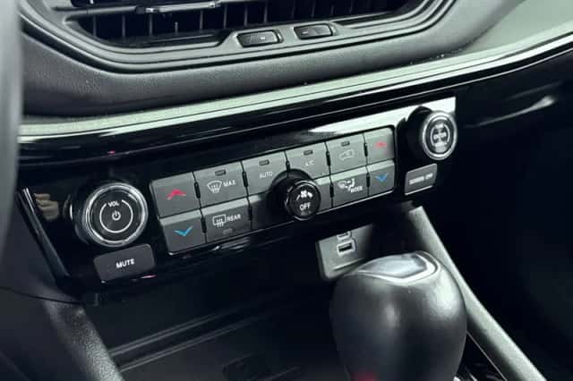 Jeep Compass (2023) thumbnail 19