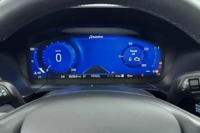 Ford Kuga (2022) thumbnail 16