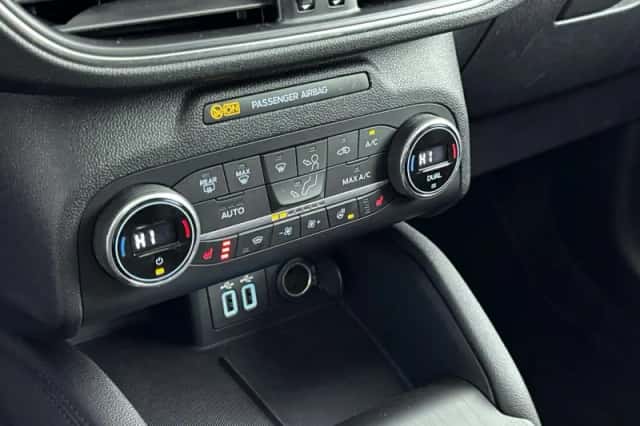 Ford Kuga (2022) thumbnail 23