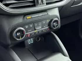 Ford Kuga (2022) thumbnail 23